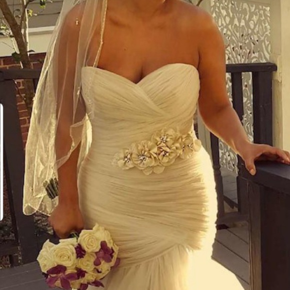 Wedding Dress - Picture 3 of 4